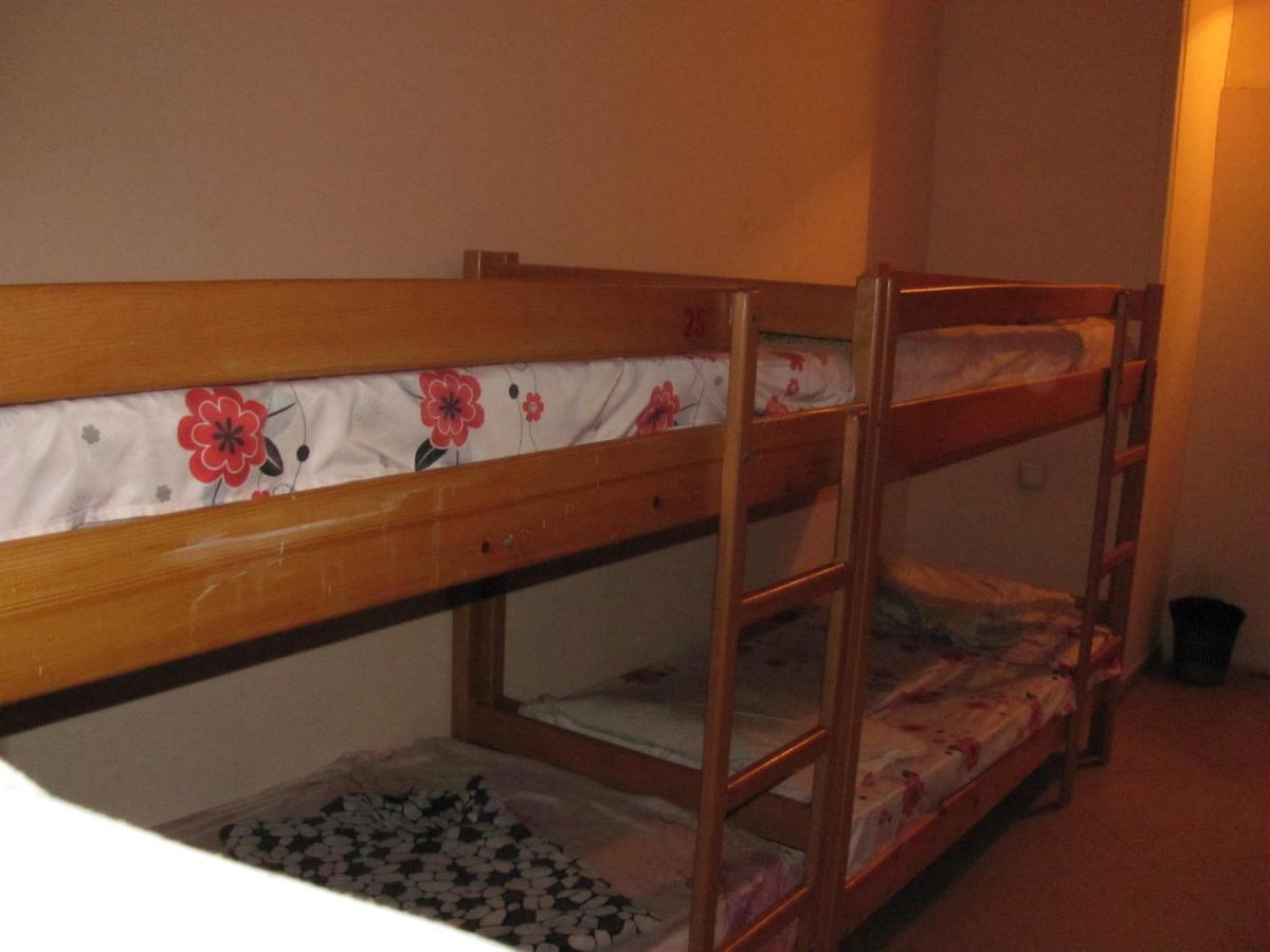 Lucky Travelers Room Тбилиси Стая снимка